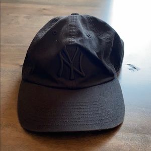 Black Yankees Hat
